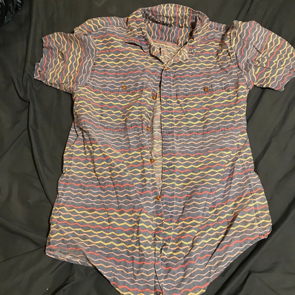 Zig-Zag button up
